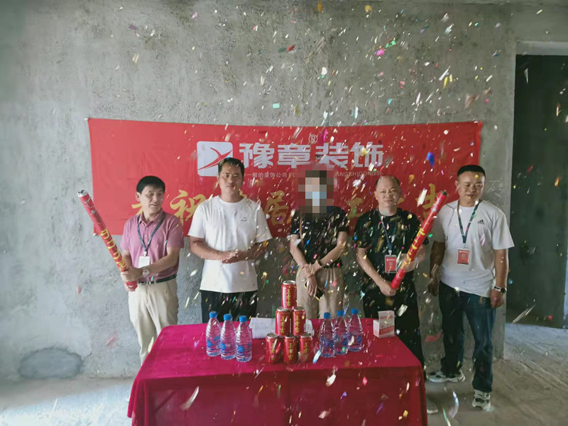 翠湖湯女士_副本.jpg 翠湖湯女士_副本.jpg