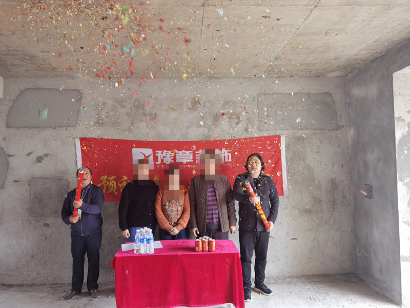 翠湖鄧女士_副本.jpg 翠湖鄧女士_副本.jpg